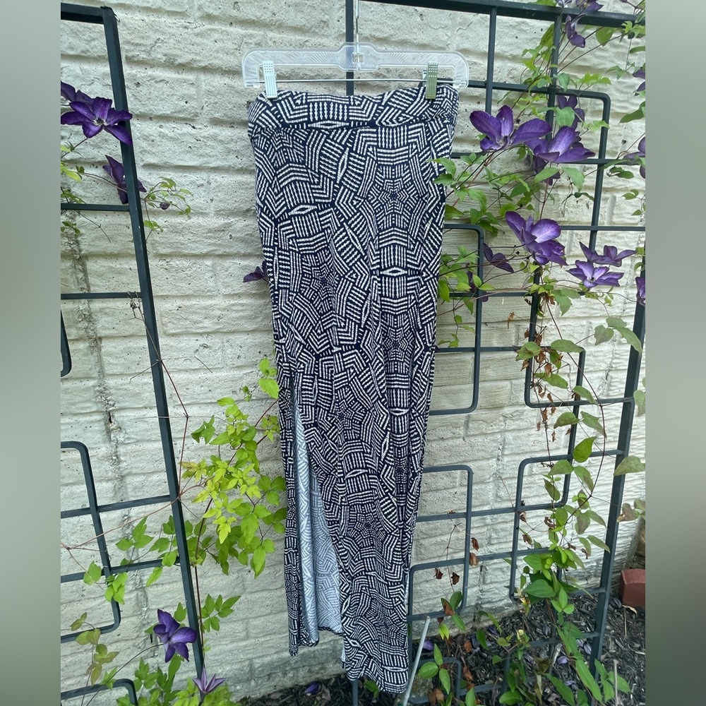 Cool Maxi Skirt w/ Side Slits